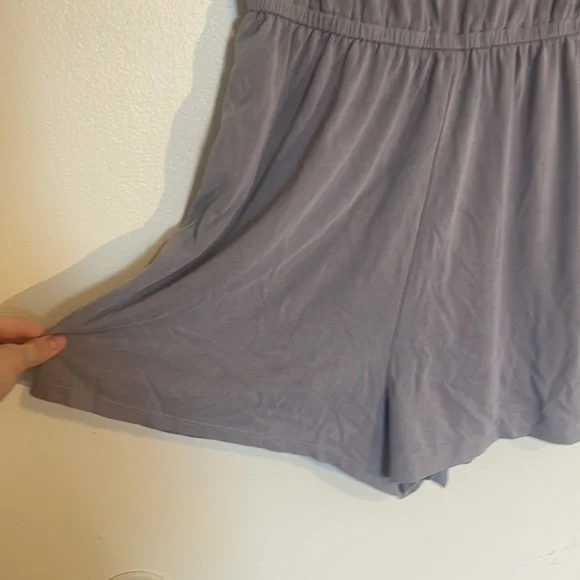 Express | Light Grey Short Sleeve Romper - Picture 2 of 5